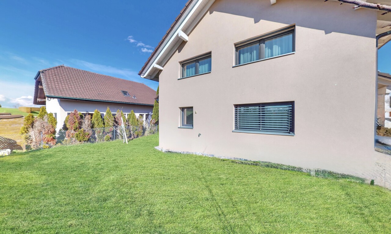 Moderne freistehende Villa mit Garten in einer ruhigen Gegend - 6