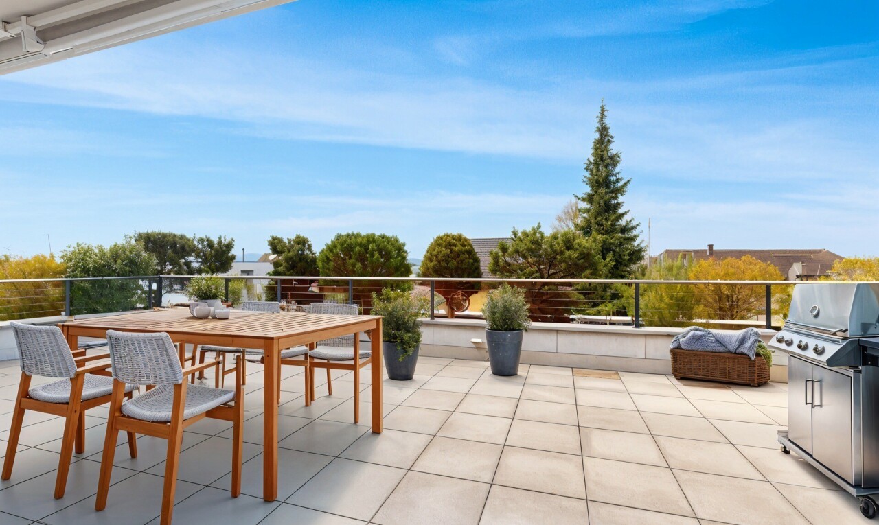 Helle und elegante Terrassenwohnung mit Aussicht in Gampelen - 1