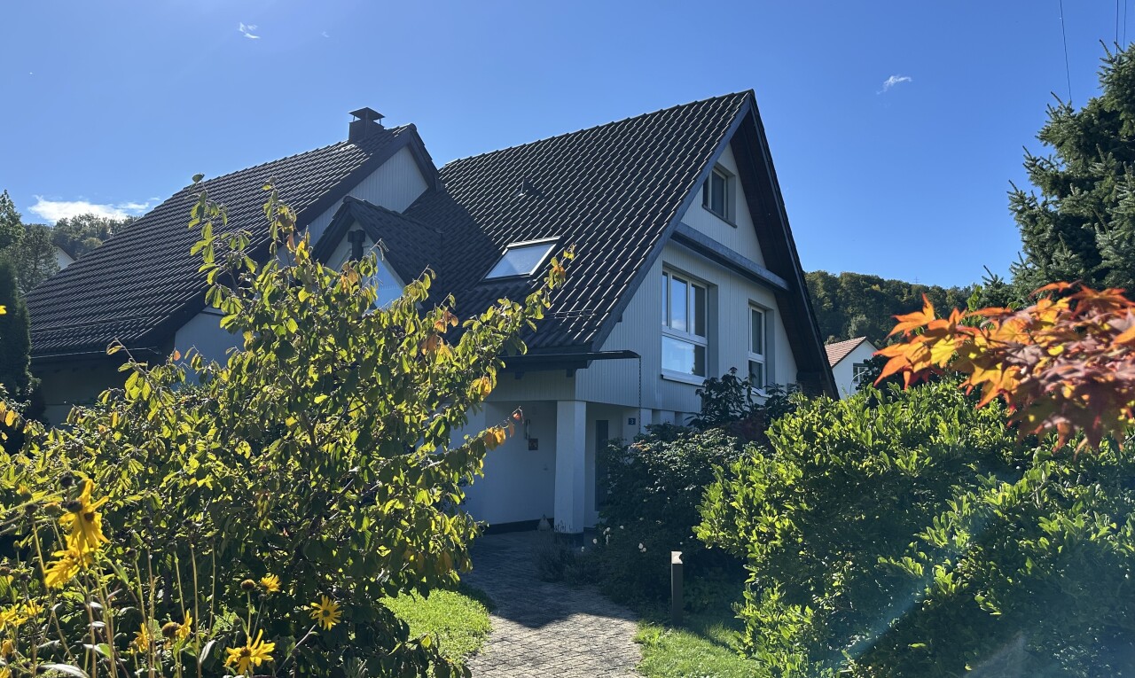 Charmantes 7.5-Zimmer-Einfamilienhaus mit grossem Garten in Langnau a. - 1