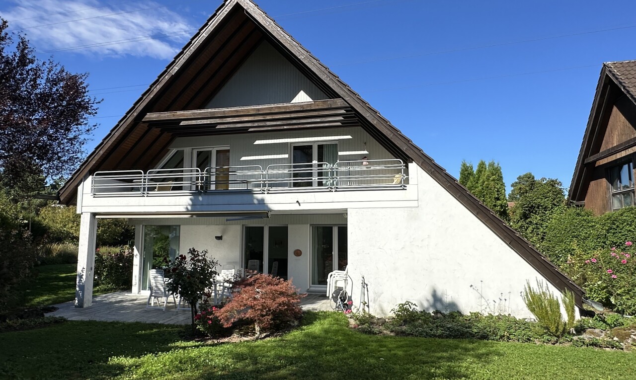 Charmantes 7.5-Zimmer-Einfamilienhaus mit grossem Garten in Langnau a. - 2