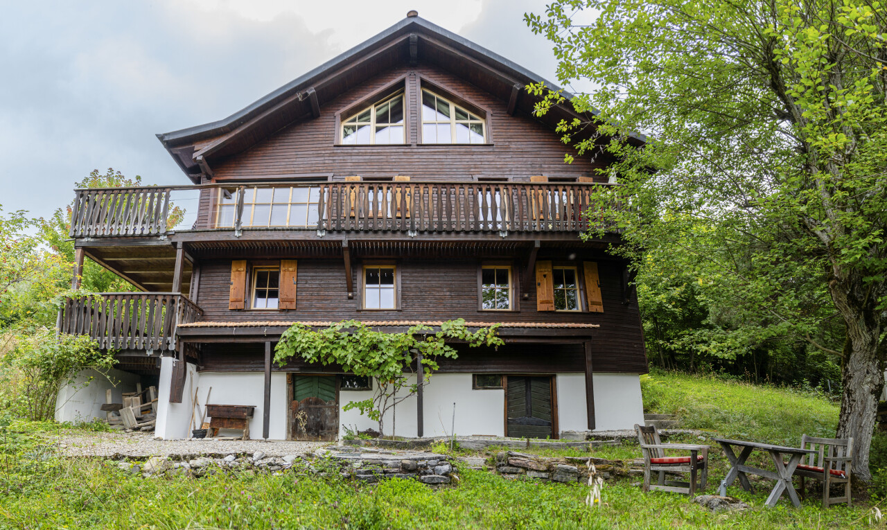 Stunning panoramic views in a rare, preserved alpine setting - 0