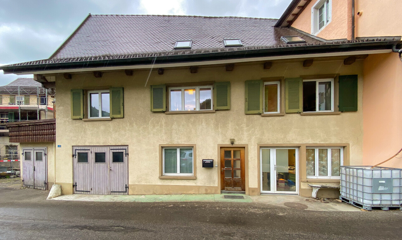 Ihr neues Zuhause! Grosses Potenzial an ruhiger Lage - 0