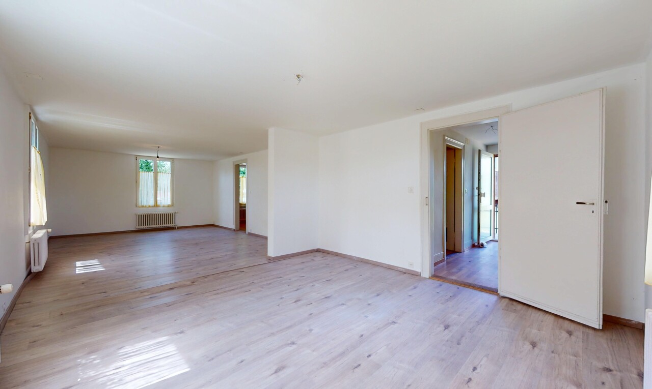 Zweifamilienhaus im Grünen mit 400 m² gewerblich nutzbarem Schuppen - 6
