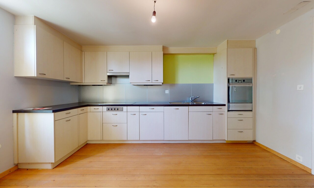 Zweifamilienhaus im Grünen mit 400 m² gewerblich nutzbarem Schuppen - 7