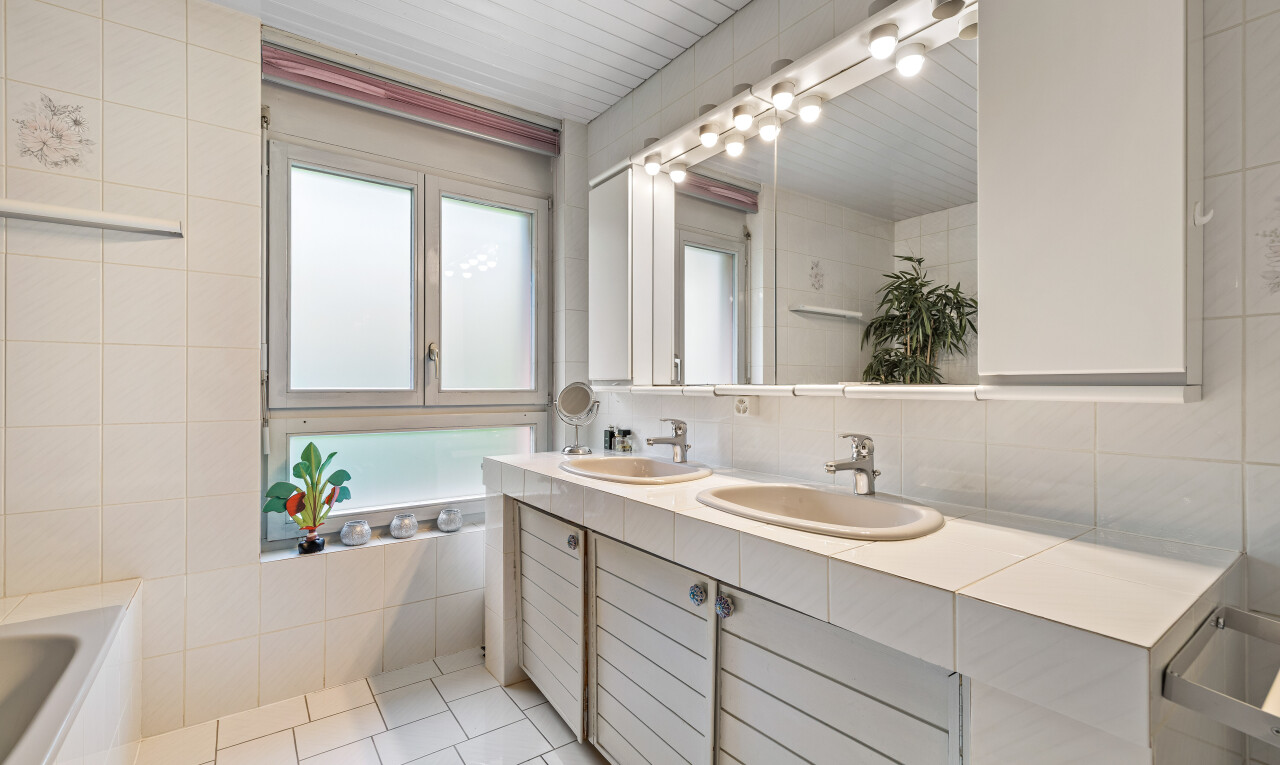 Unique opportunity Penthouse with panoramic views over Lake Neuchâtel - 9