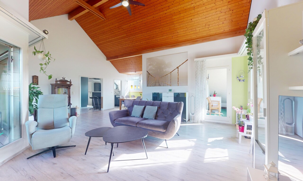 Helle 4.5-Zimmer Dachwohnung mit Balkon & unverbaubarer Aussicht - 2
