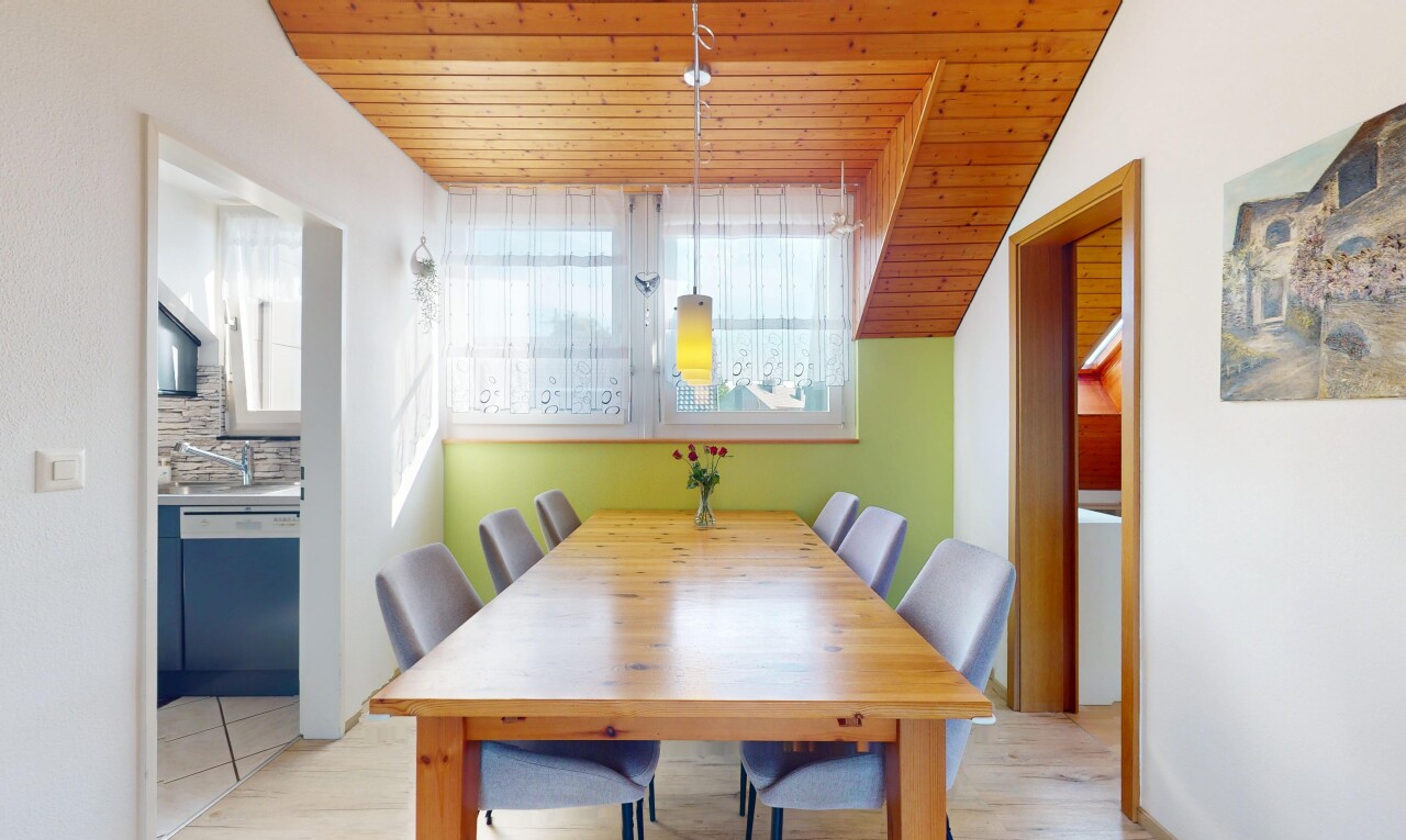 Helle 4.5-Zimmer Dachwohnung mit Balkon & unverbaubarer Aussicht - 10