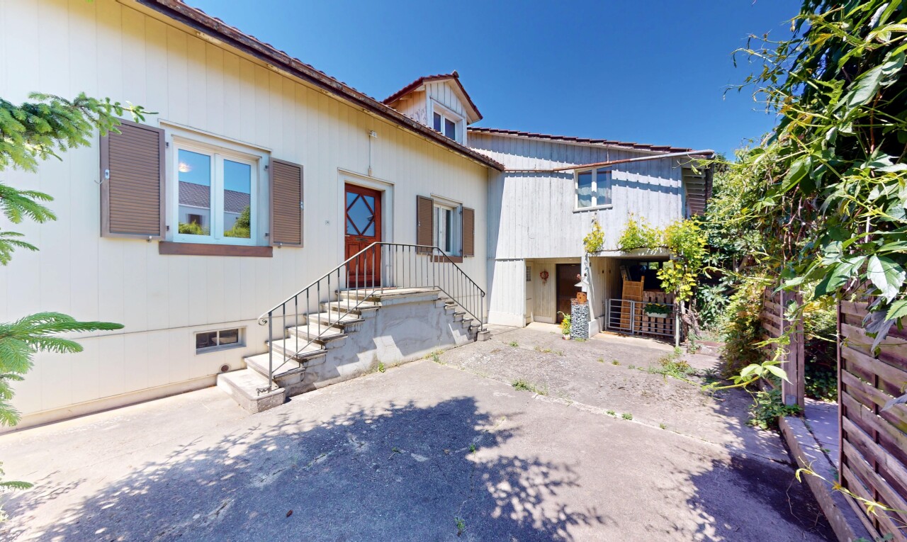 6.5-Zimmer Einfamilienhaus mit sonnigem Garten und viel Potential - 1