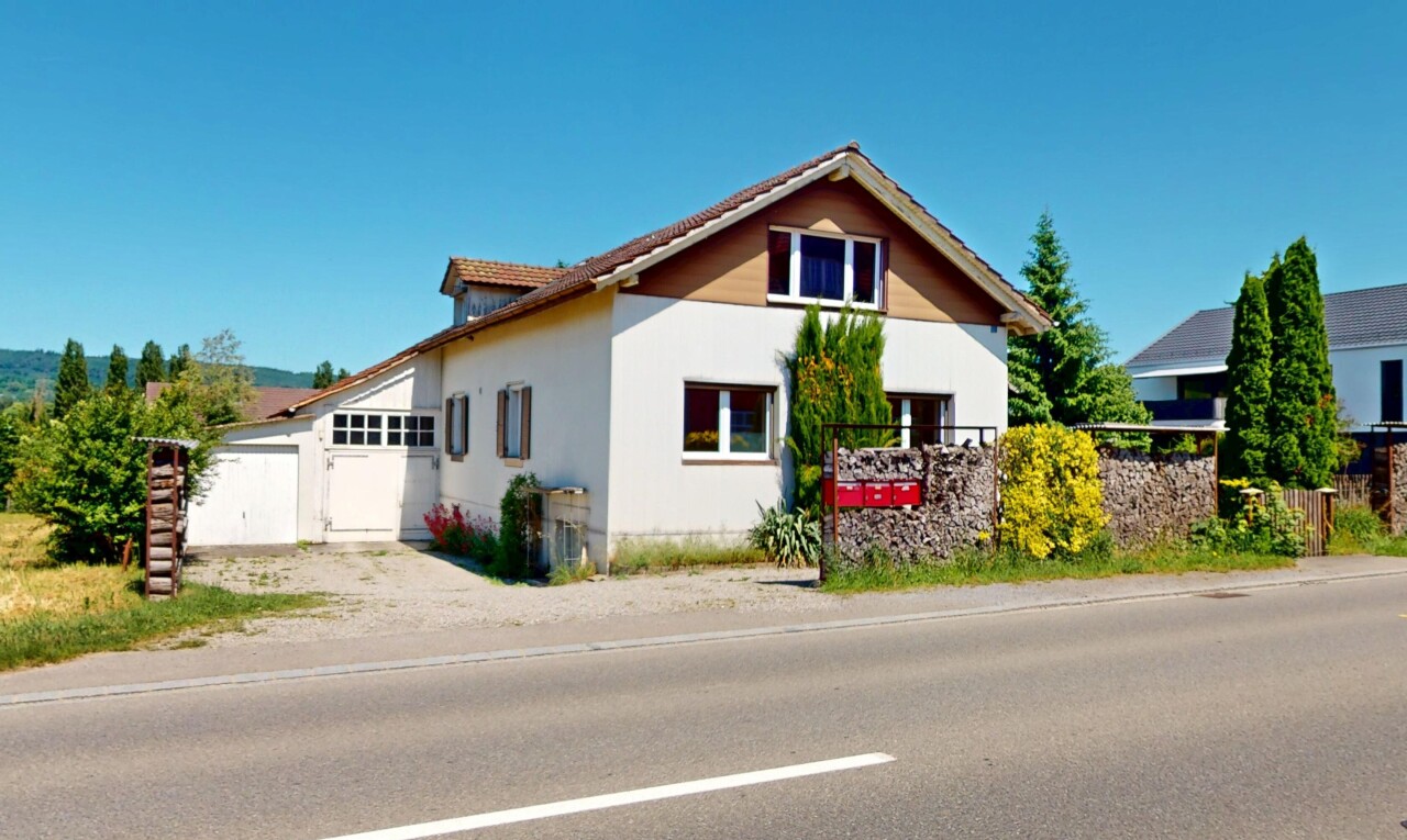 6.5-Zimmer Einfamilienhaus mit sonnigem Garten und viel Potential - 2