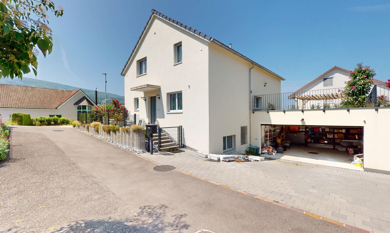 Modernes 7-Zimmer Einfamilienhaus in Oberweningen - 0