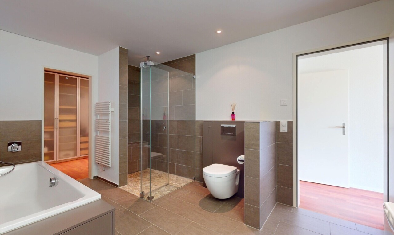 Exklusive 5-Zimmer-Terrassenwohnung mit grosszügigem Garten - 7