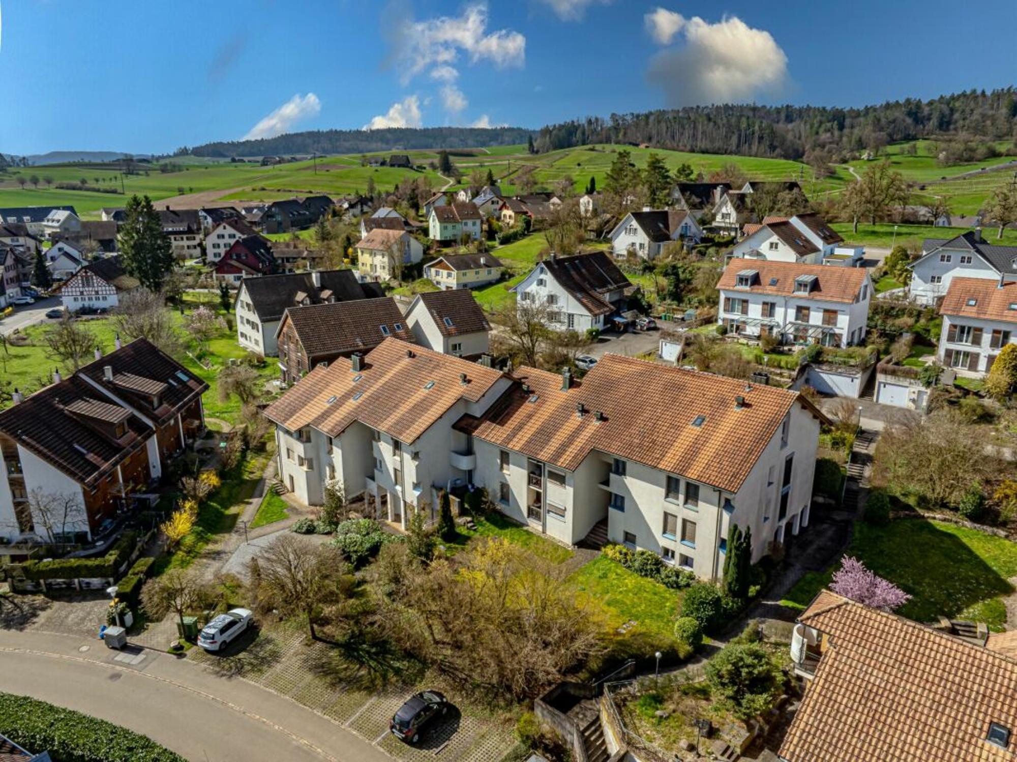 Living in the countryside yet close to the city - 0