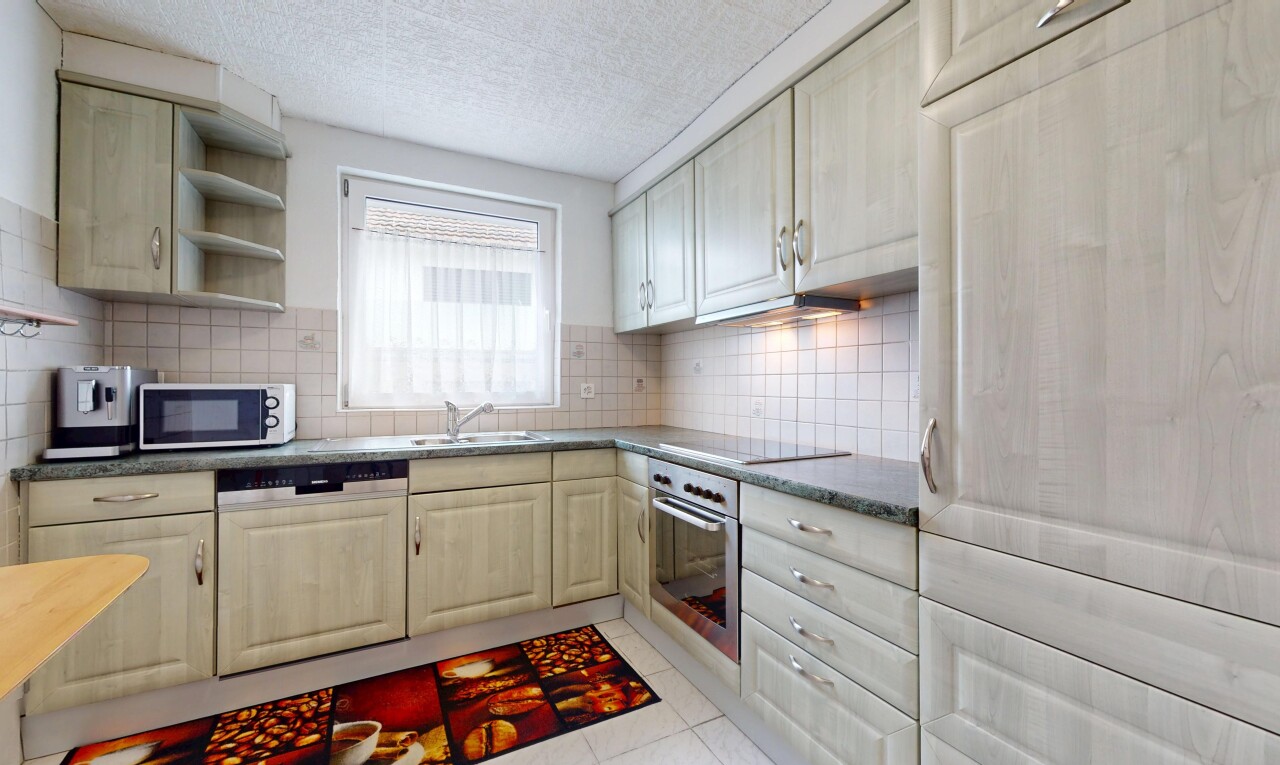 Einfamilienhaus 8Zi. mit separater Einliegerwohnung und Baulandreserve - 3
