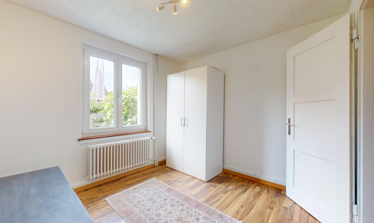 Einfamilienhaus 8Zi. mit separater Einliegerwohnung und Baulandreserve - 4