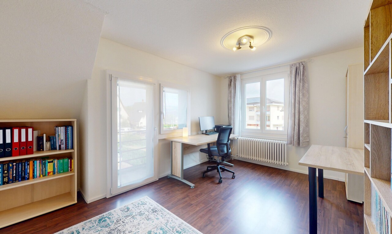 Einfamilienhaus 8Zi. mit separater Einliegerwohnung und Baulandreserve - 7