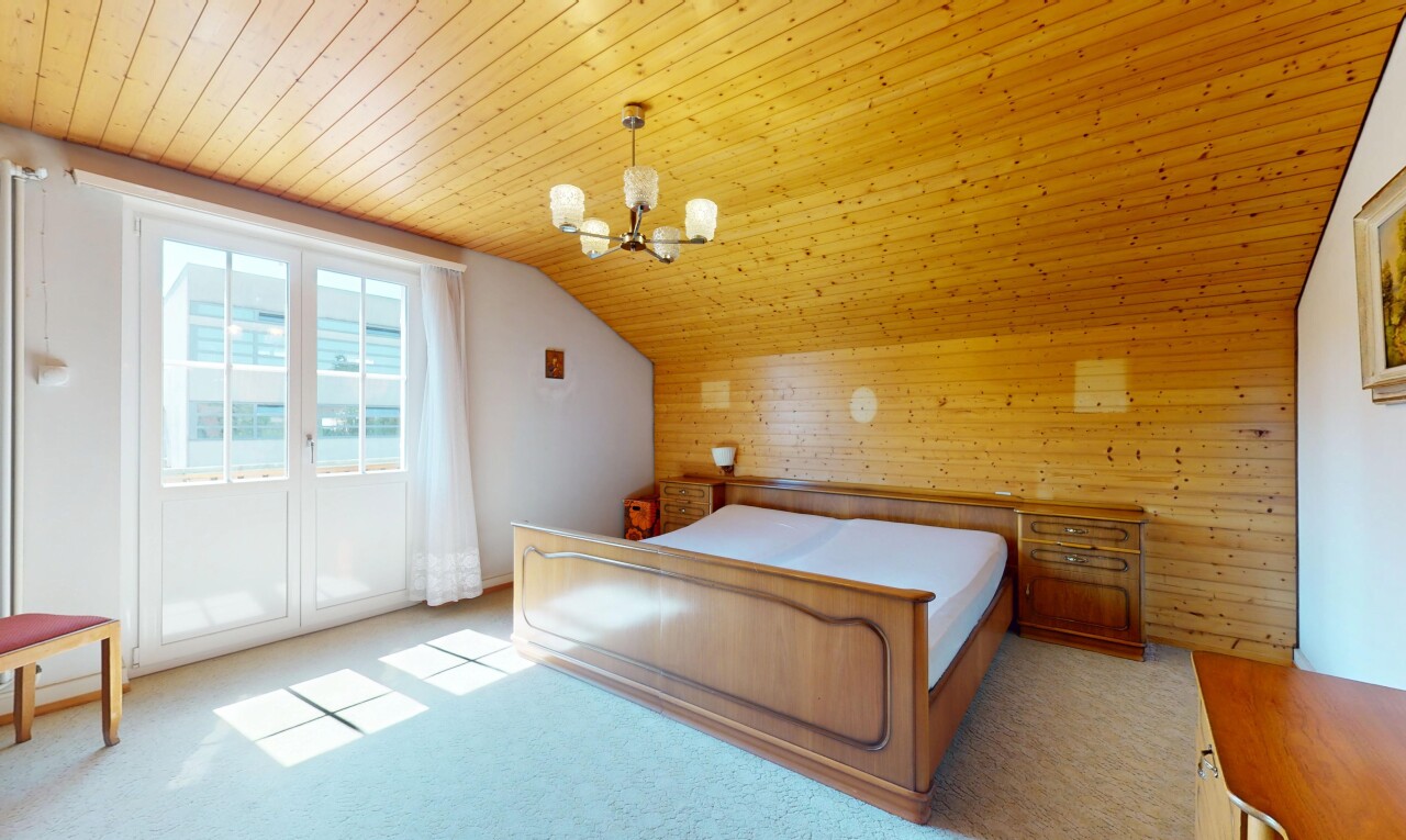 Zentrales 6-Zimmerhaus mit Ausbaupotenzial und grossem Grundstück - 4