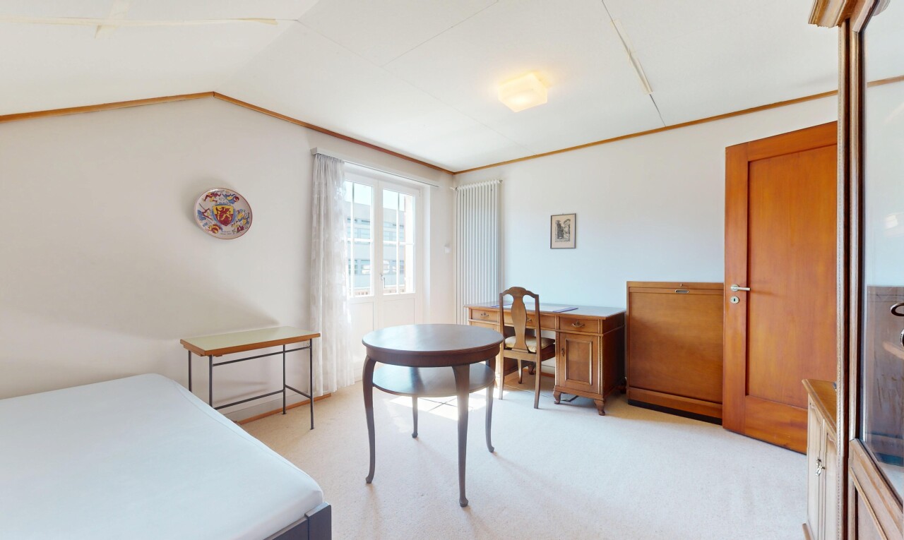 Zentrales 6-Zimmerhaus mit Ausbaupotenzial und grossem Grundstück - 6