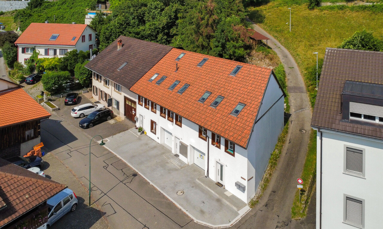 Grosszügiges Mehrfamilienhaus mit 3 Einheiten an ruhiger Lage - 0