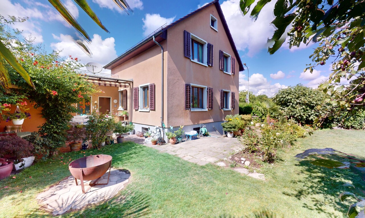 Haus mit Charme, grosser Terrasse, Garten und vielseitigem Anbau - 1