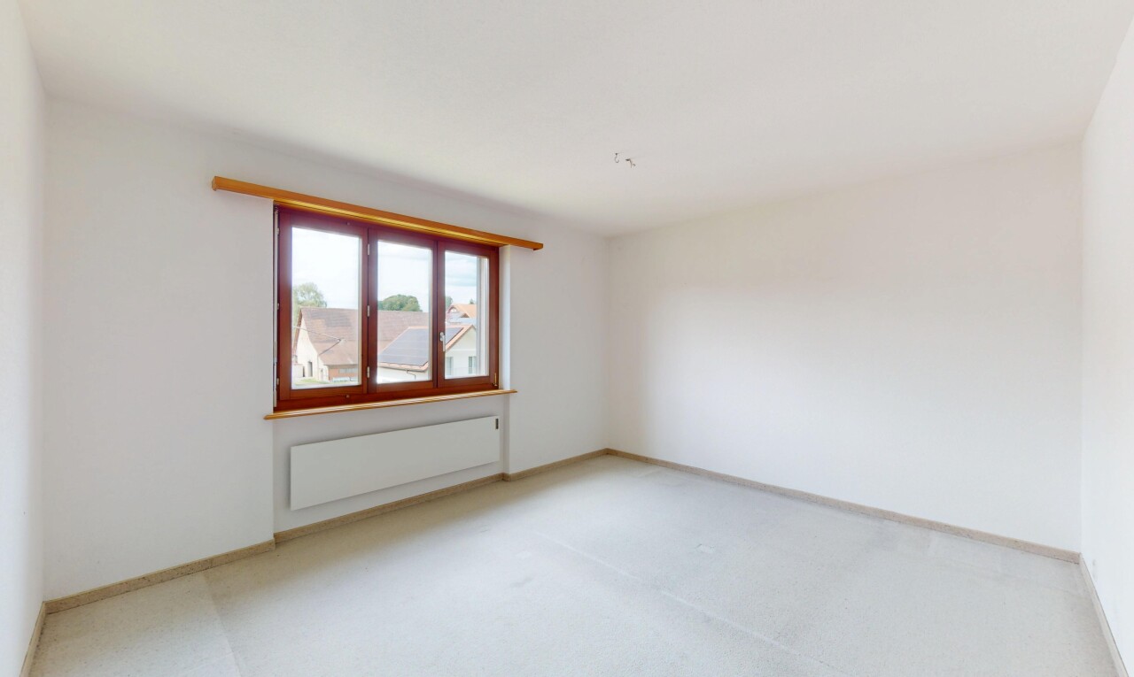 Helle 4.5-Zi.-Wohnung mit Aussicht, Cheminée und zwei Parkplätzen - 3