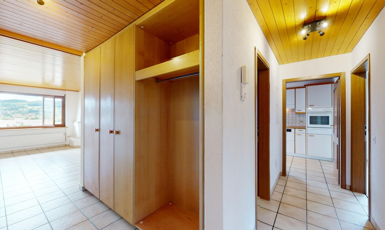 Helle 4.5-Zi.-Wohnung mit Aussicht, Cheminée und zwei Parkplätzen - 7
