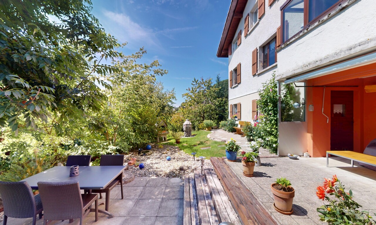 Sonnendurchflutetes Zuhause: Einfamilienhaus mit unverbaubarem Blick - 2