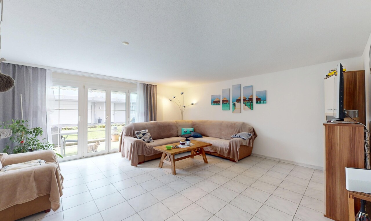 Helle 4.5-Zimmer-Wohnung mit Garten und Komfort - 2
