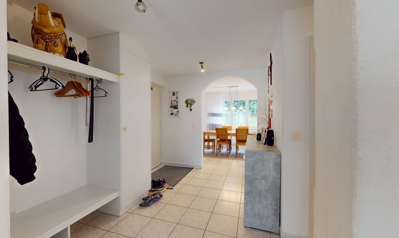 Helle 4.5-Zimmer-Wohnung mit Garten und Komfort - 7