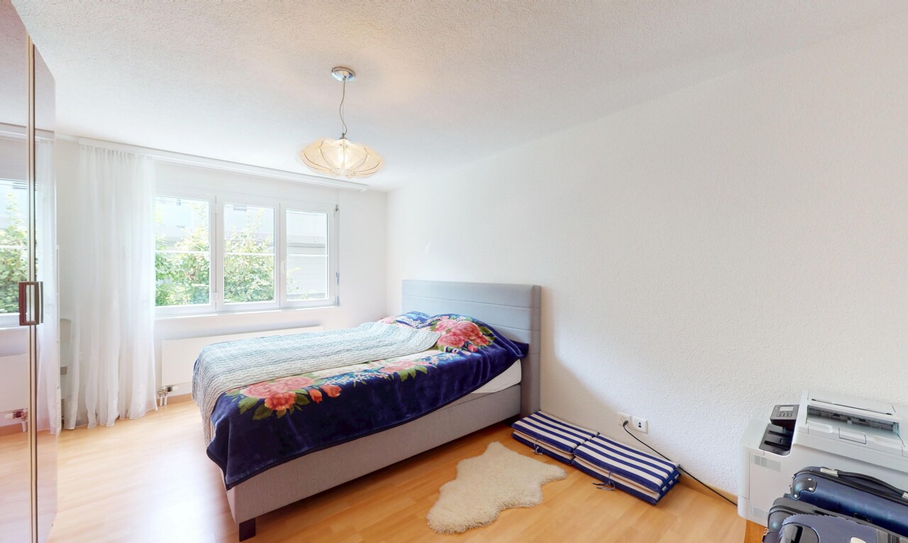 Helle 4.5-Zimmer-Wohnung mit Garten und Komfort - 8