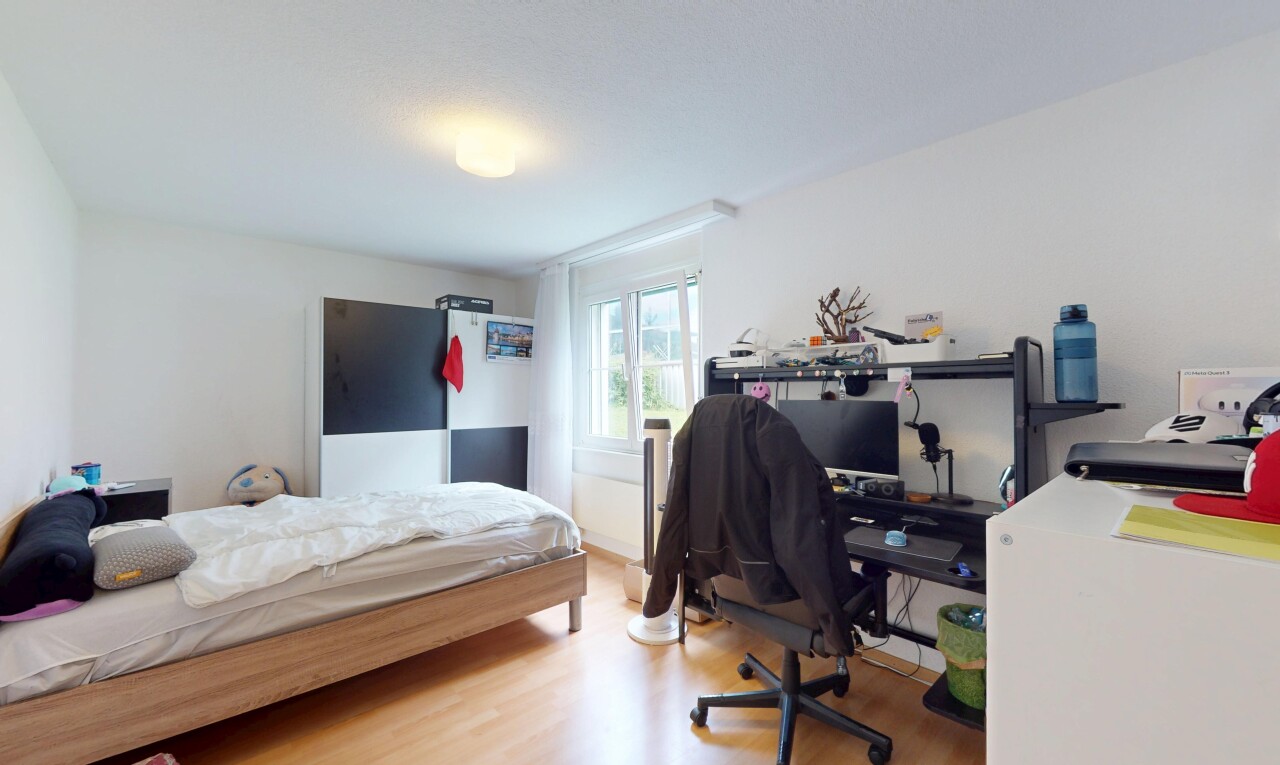 Helle 4.5-Zimmer-Wohnung mit Garten und Komfort - 9