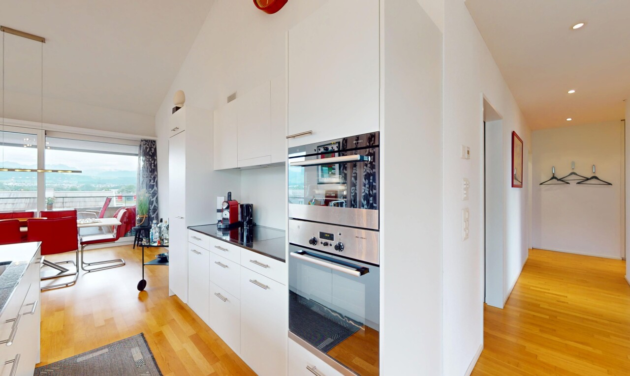 Licht, Weite und Ausblick – stilvolle 3.5-Zimmer-Dachwohnung - 0
