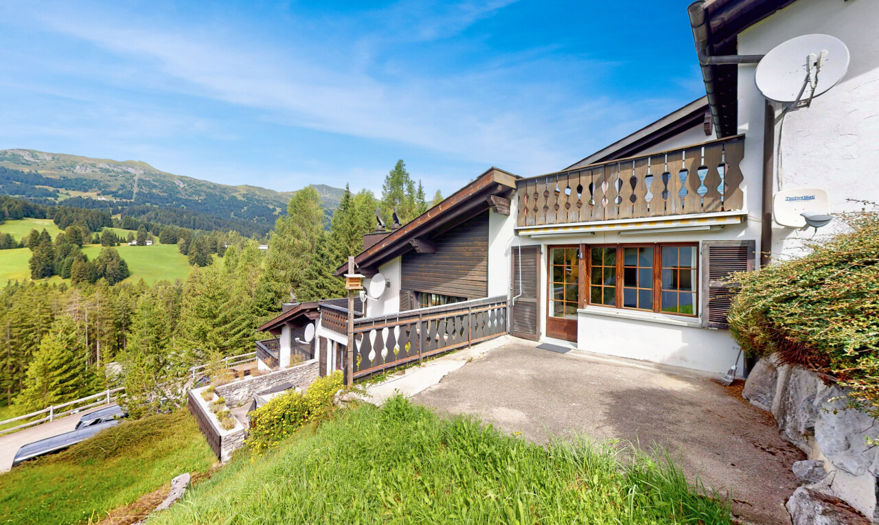 2.5-Zimmer-Wohnung mit Cheminée und Bergblick in Lenzerheide - 0