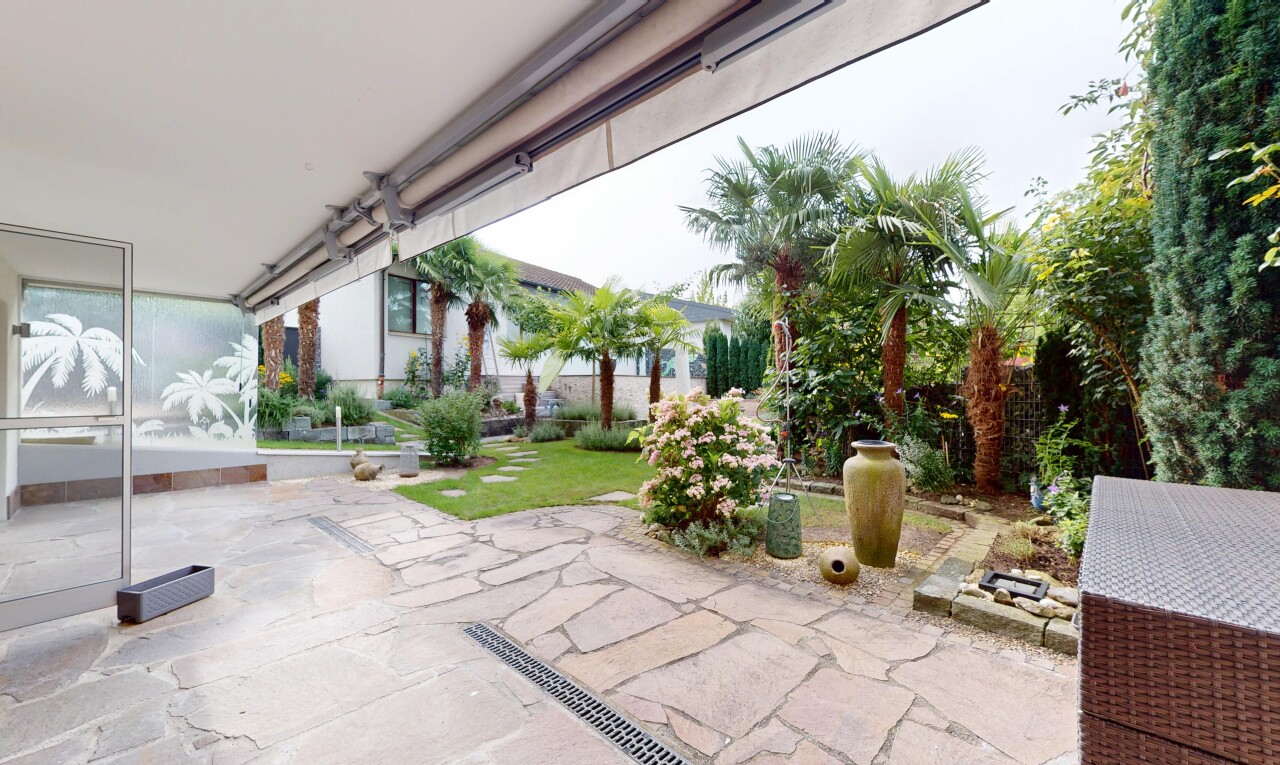 Einzigartige Gartenwohnung mit Aussenpool - 2
