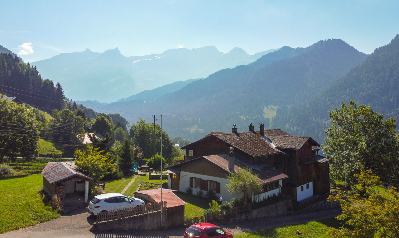 Helles Chalet mit atemberaubendem Bergblick - 0