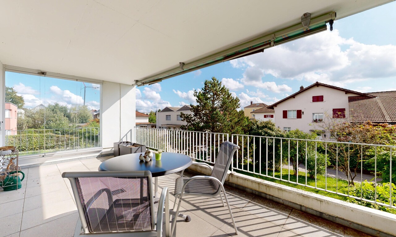 Grosszügige und helle Wohnung an top Lage - 6