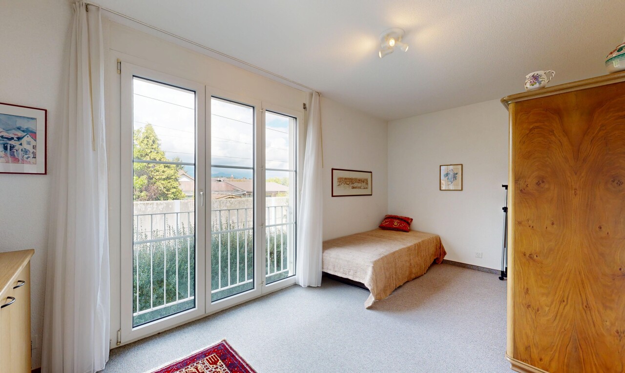 Grosszügige und helle Wohnung an top Lage - 9