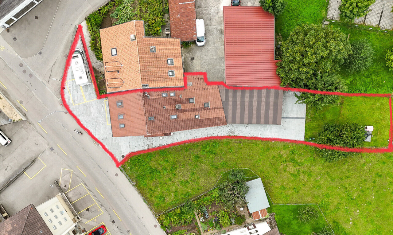 RENOVIERTE RENDITELIEGENSCHAFT IN RUHIGER LAGE NAHE DEM AUFSTREBENDEN - 2