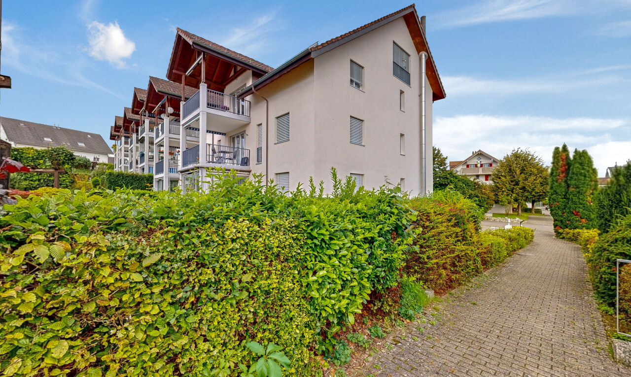 Helle 3.5 Zimmer-Wohnung mit Balkon und Tiefgarage in Lupfig AG - 1