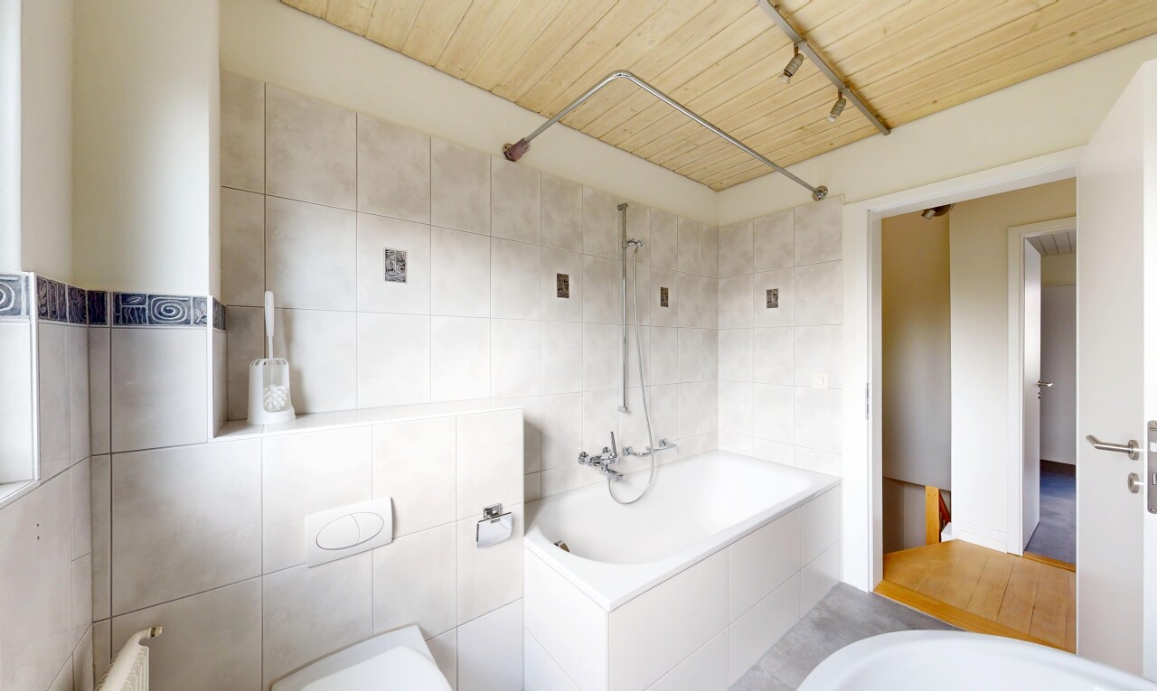 Renoviertes 4.5-Zimmer-Reihenhaus mit Garten in Basel - 7