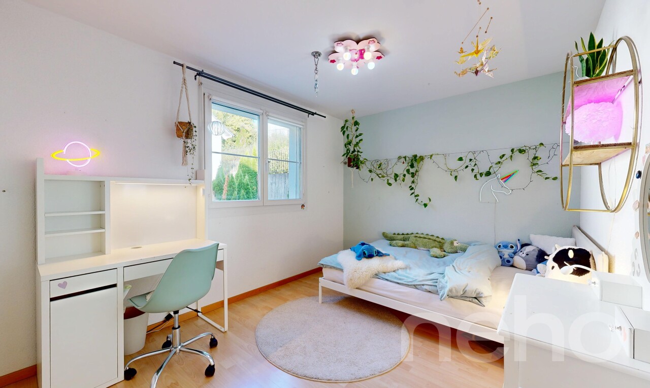 Gepflegtes 5.5-Zimmer Reiheneckhaus in Lufingen - 7