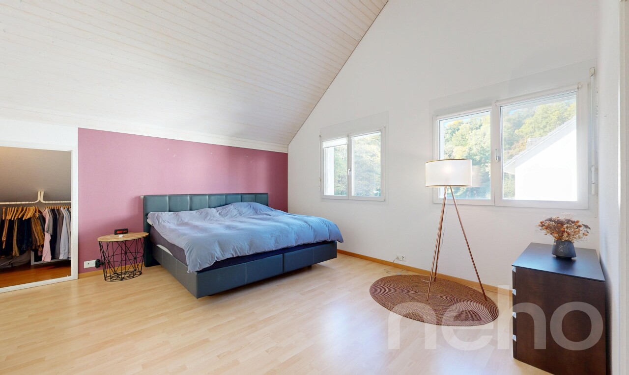Gepflegtes 5.5-Zimmer Reiheneckhaus in Lufingen - 9