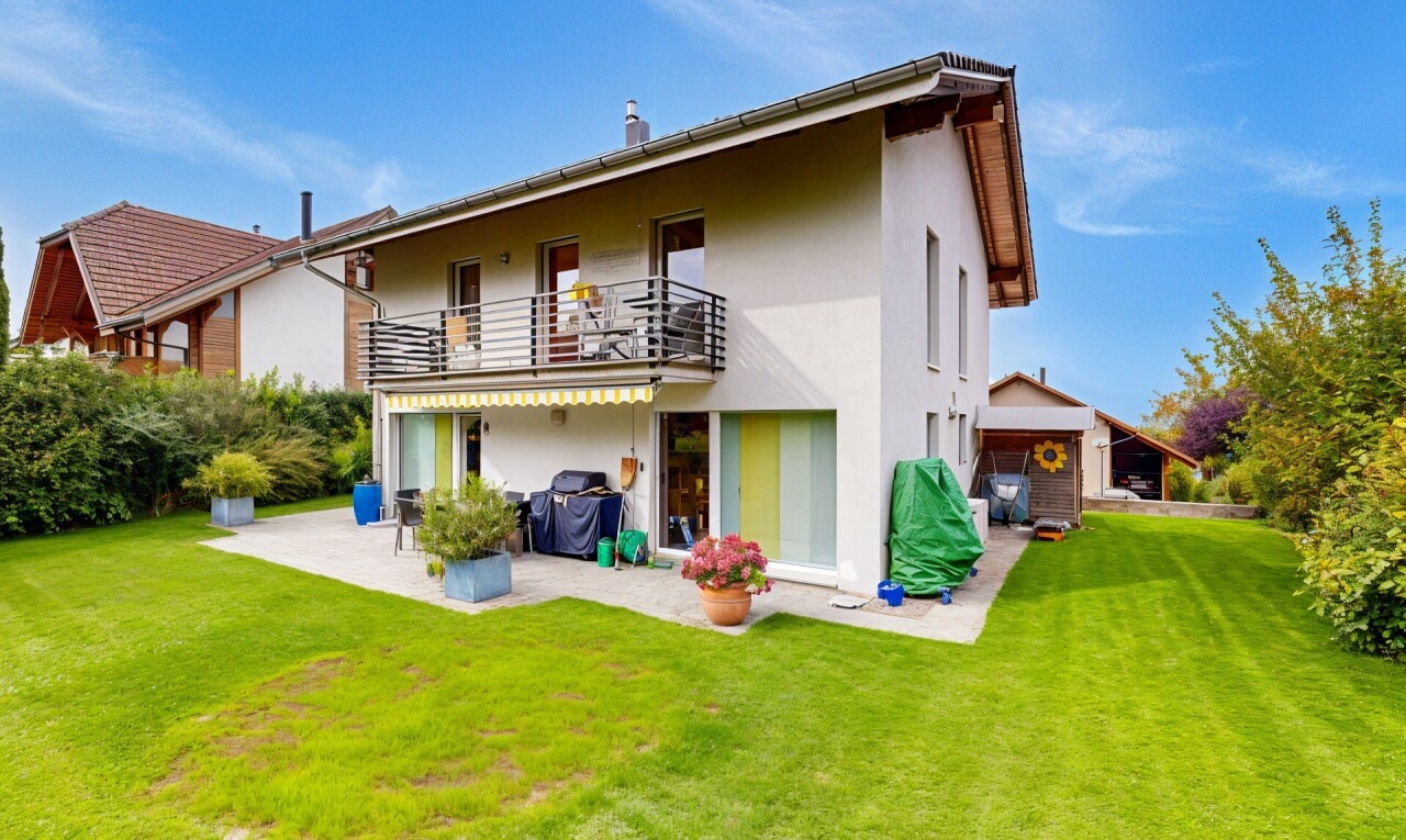 Familientraum im Grünen – Stilvolles Einfamilienhaus mit Weitblick - 1