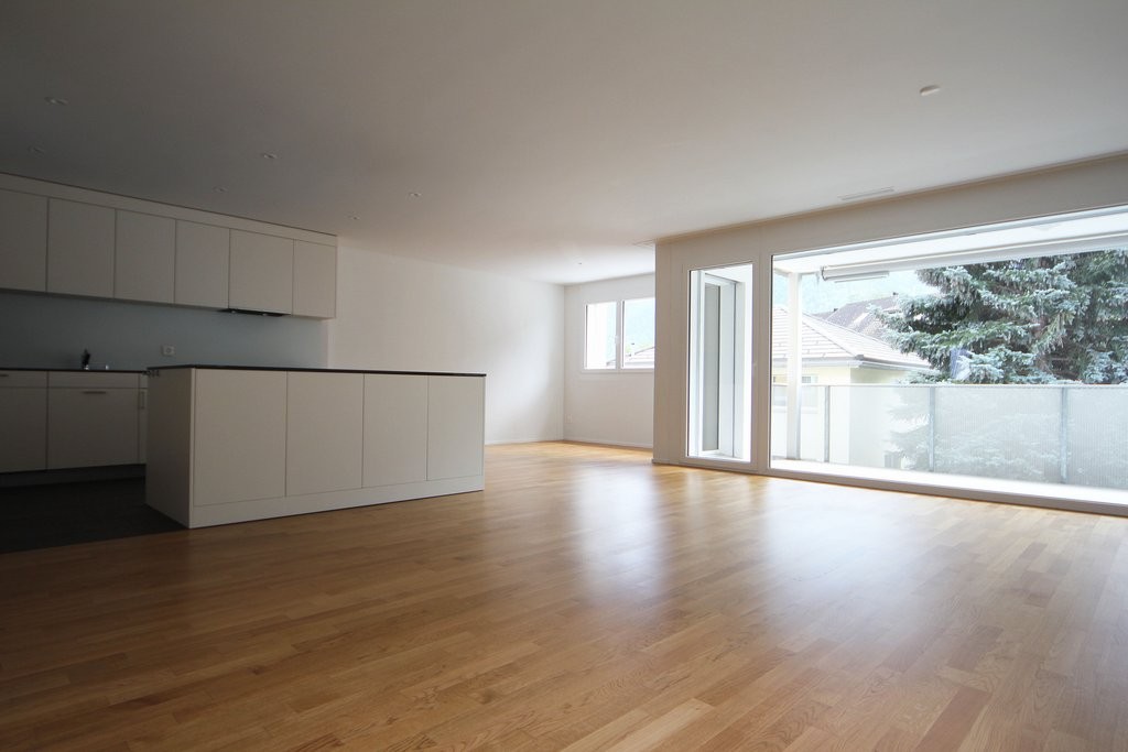 Moderne 4.5 Zimmer-Wohnung in Felsberg zu vermieten! - 2