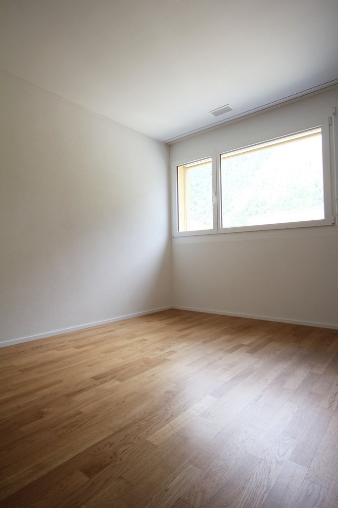 Moderne 4.5 Zimmer-Wohnung in Felsberg zu vermieten! - 3