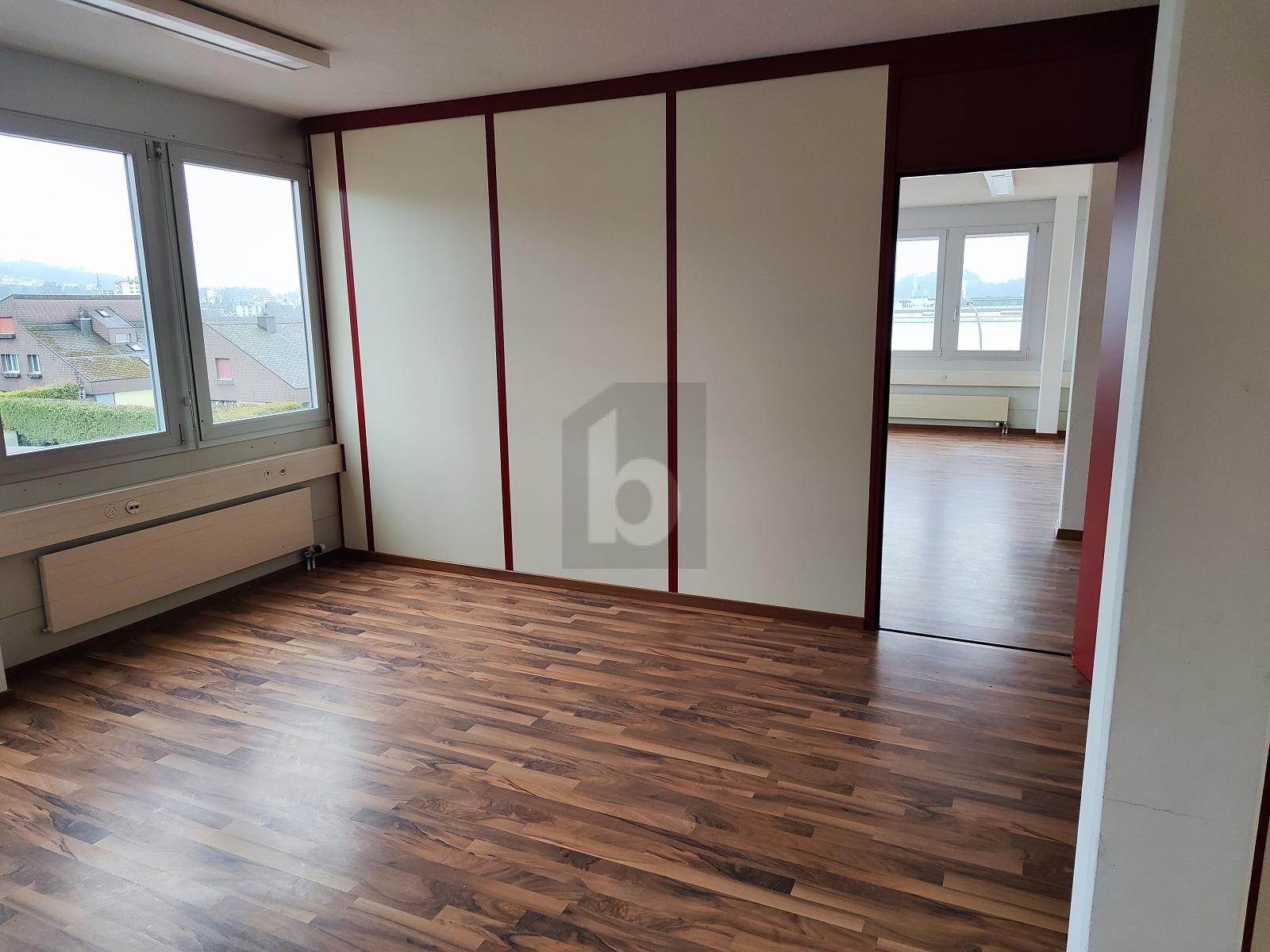 PRAKTISCHE RÄUMLICHKEIT FÜR IHRE UNTERNEHMUNG 04 - 0
