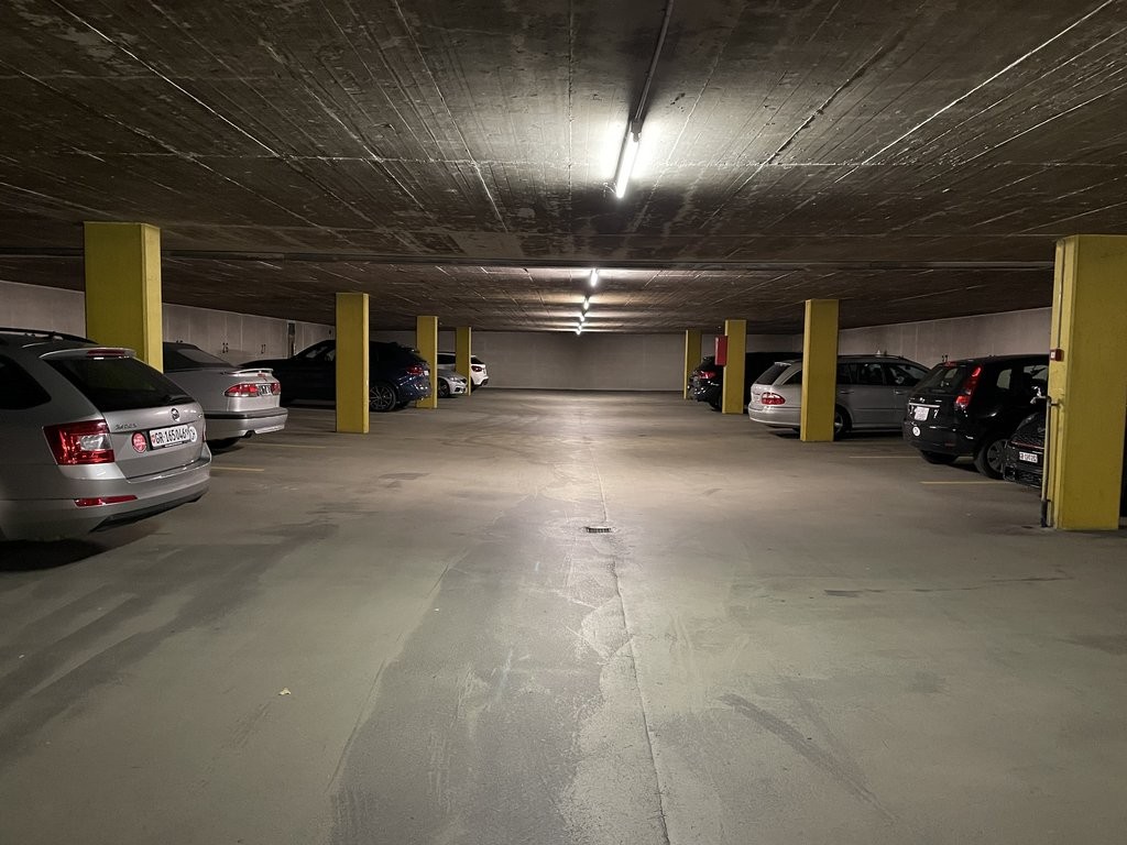 Auto-Einstellplatz zu vermieten - 1