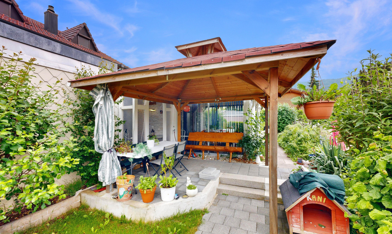 Idyllisches Einfamilienhaus mit Wintergarten und Panoramablick - 1