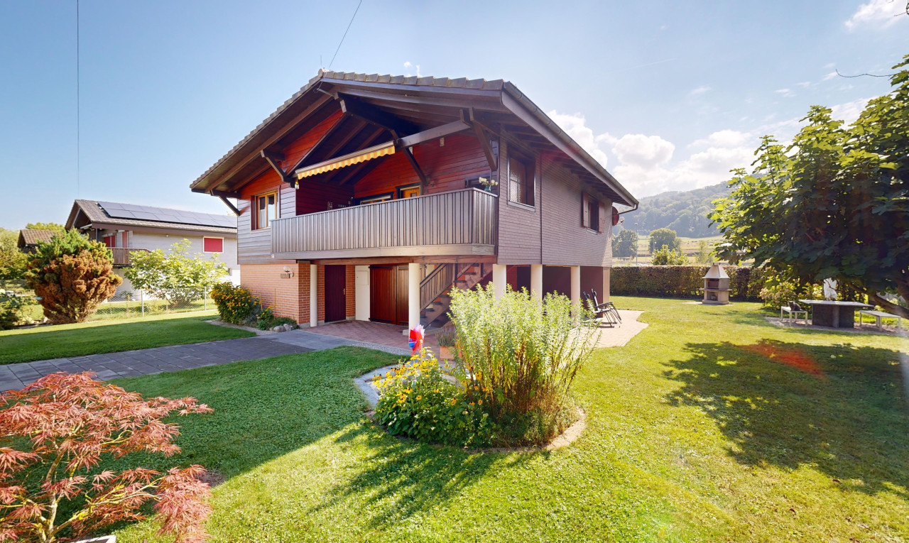 Charmantes 2.5-Zimmer Chalet mit Seeblick - 1
