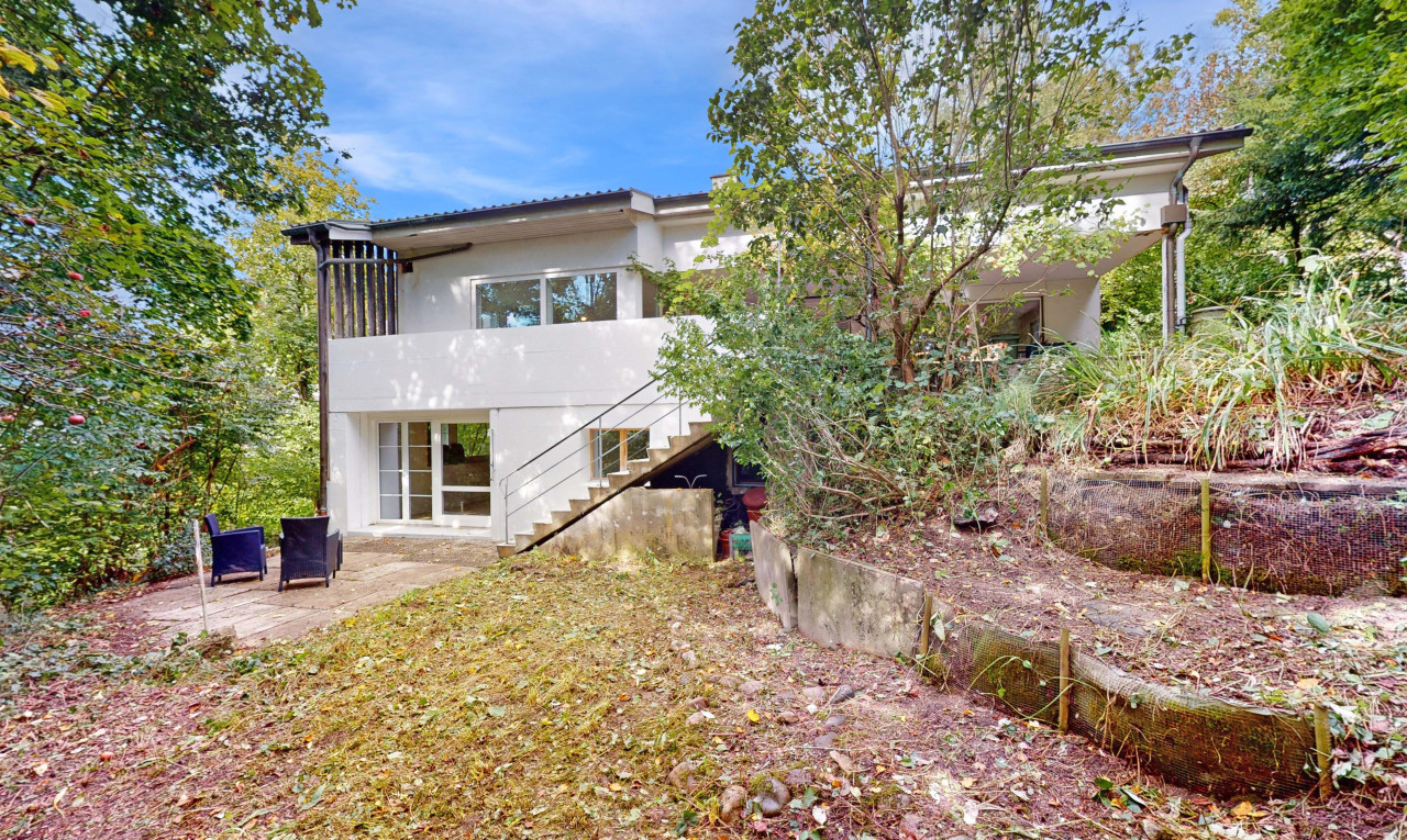 13 Zimmer Villa (502m2) mit Hallenbad, Sauna und Lift an bester Lage - 0