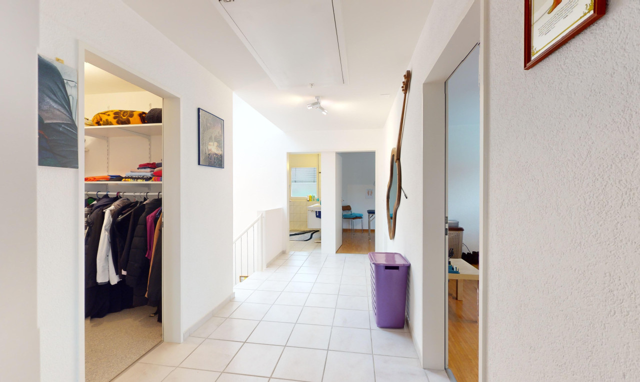 Grosszügige 6.5-Zimmer-Doppelhaushälfte - 4